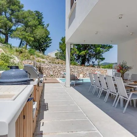 Miramarina Villa *